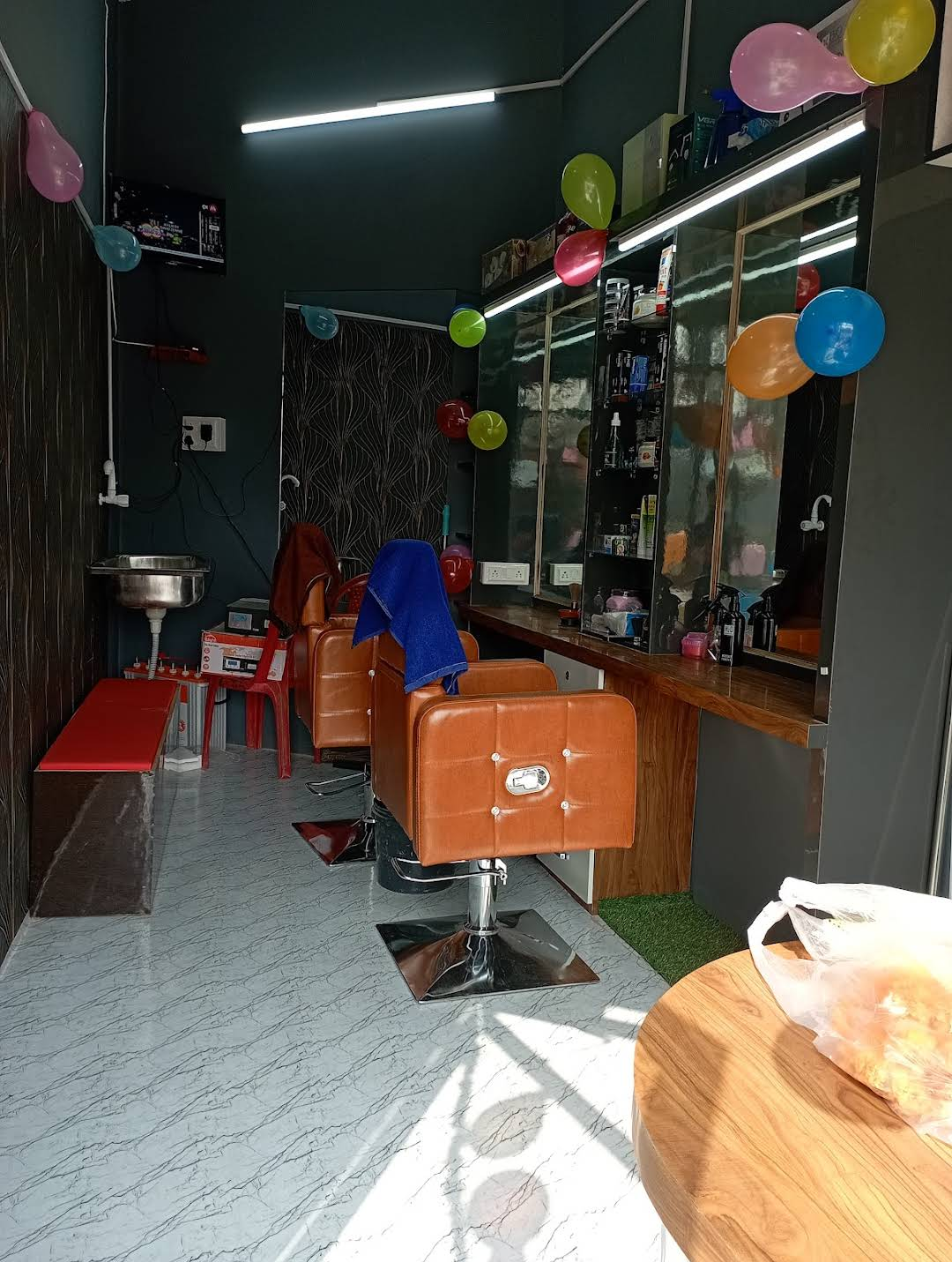 📢 सैलून के लिए कारीगर की आवश्यकता